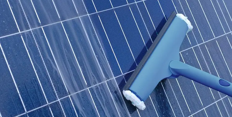 Pulizia pannelli fotovoltaici – il lavaggio impianto conviene?